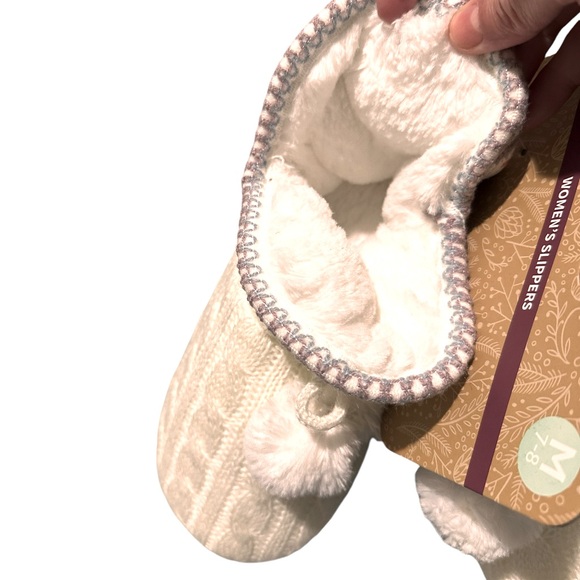 Muk Luks Women's Slippers Ghost Fairisle, Medium 7-8 - Picture 2 of 6